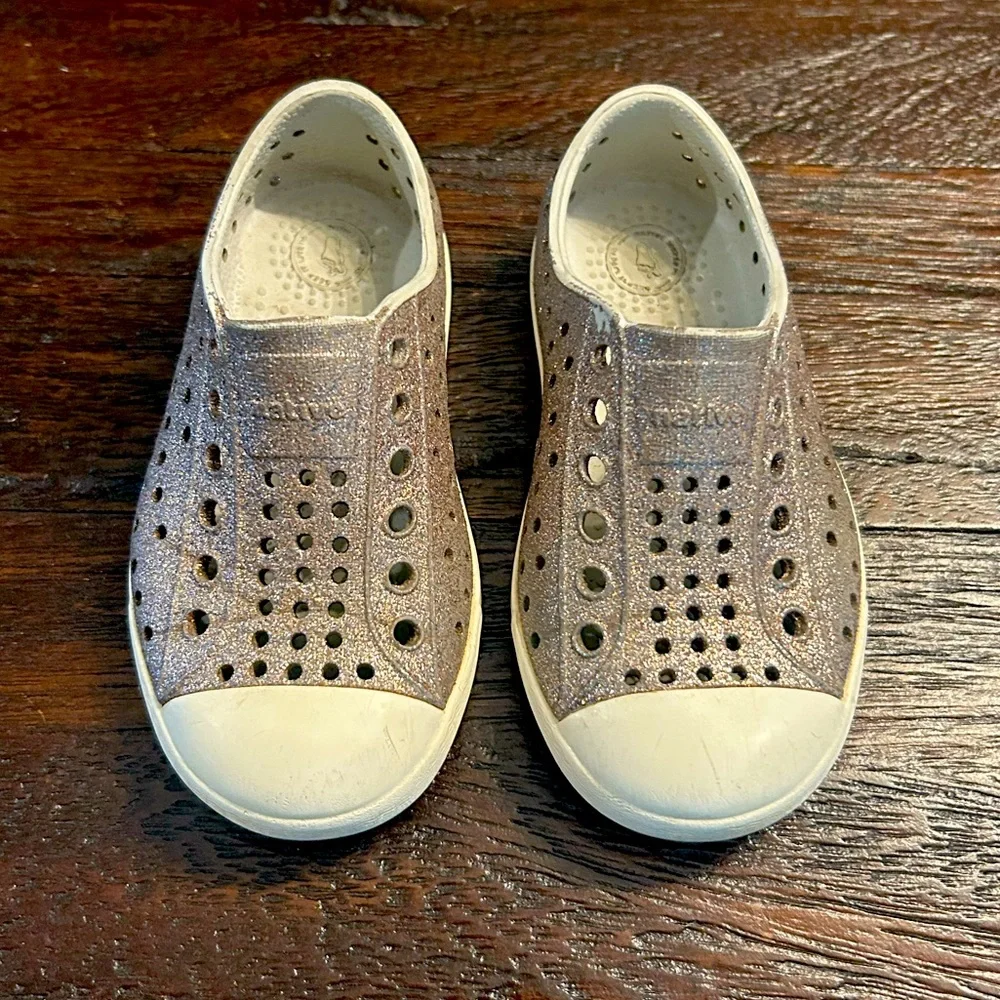Native Kids Water Shoes in Sparkly Metal Bling/ Shell White